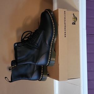 Dr. Martens AirWair black hightops womens 9